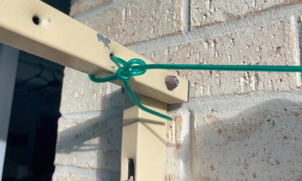 How to Re-String a Clothesline - Garden Knocks