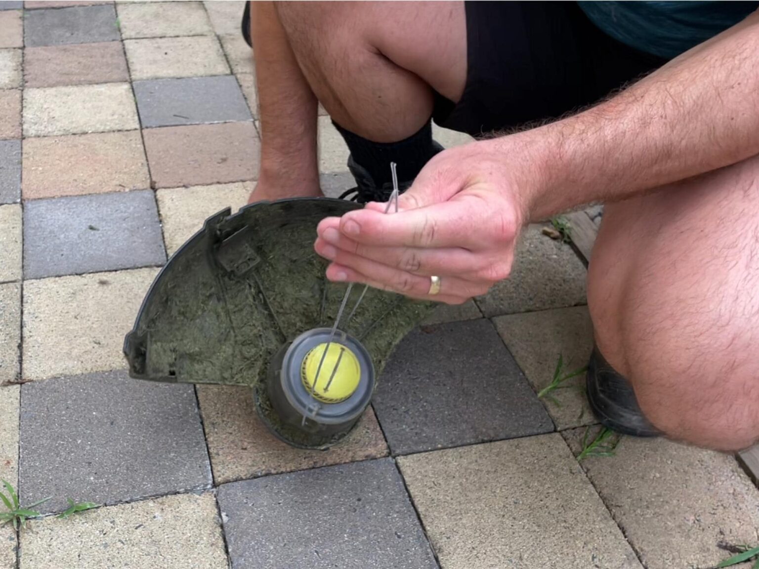 How to Replace Trimmer Line Bump Feed (Ryobi Weed Wacker) - Garden Knocks